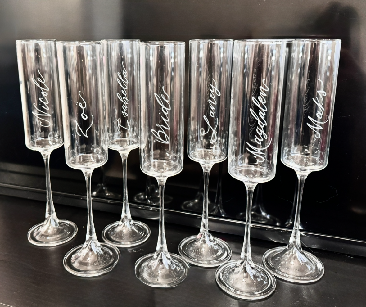 Personalized champagne flutes with names