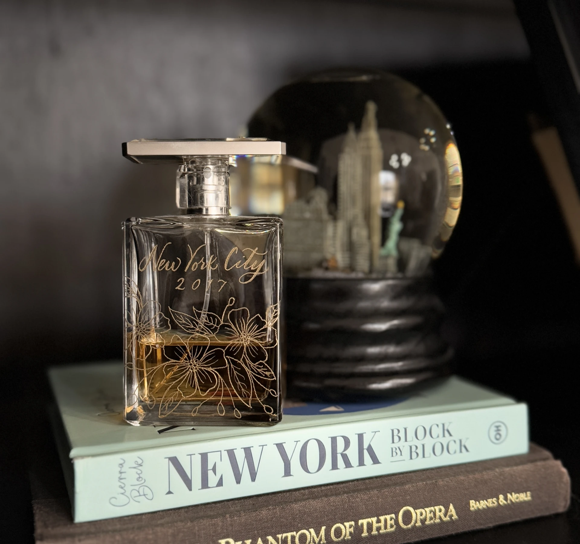 New York-themed decor and fragrance